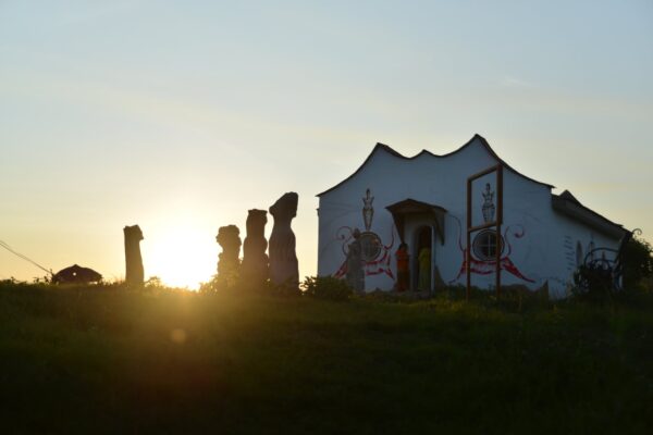 Трипільська хата в Буші