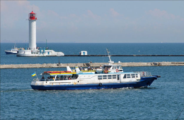 Катер и катакомбы