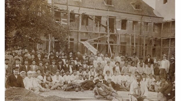 як будували палац